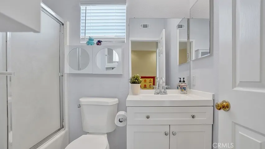 933 Somerville, Irvine, California 92620