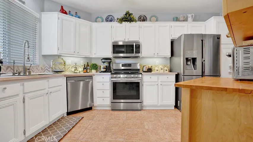 933 Somerville, Irvine, California 92620