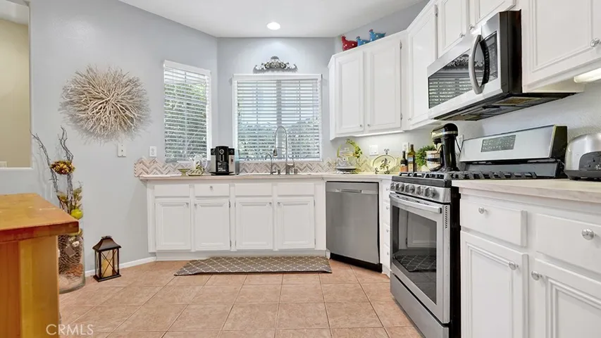933 Somerville, Irvine, California 92620