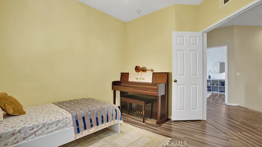 933 Somerville, Irvine, California 92620
