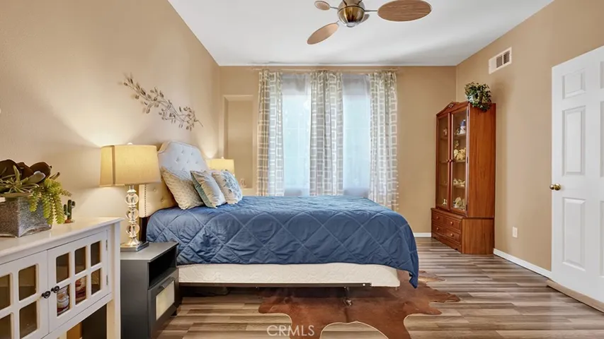 933 Somerville, Irvine, California 92620