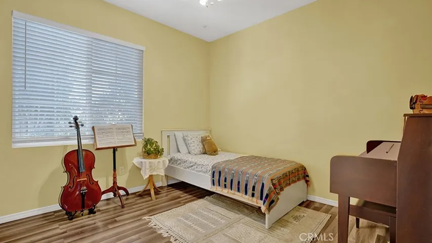933 Somerville, Irvine, California 92620