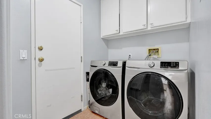 933 Somerville, Irvine, California 92620