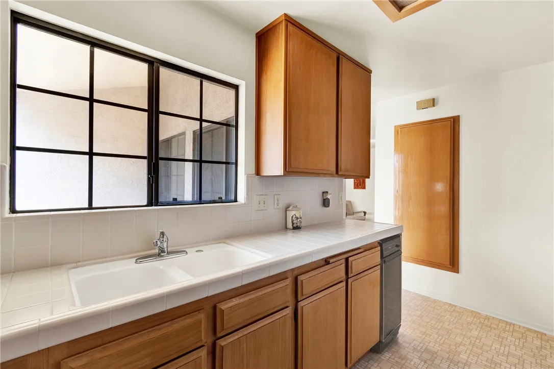 Unit B Kitchen