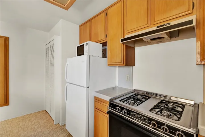 Unit B Kitchen