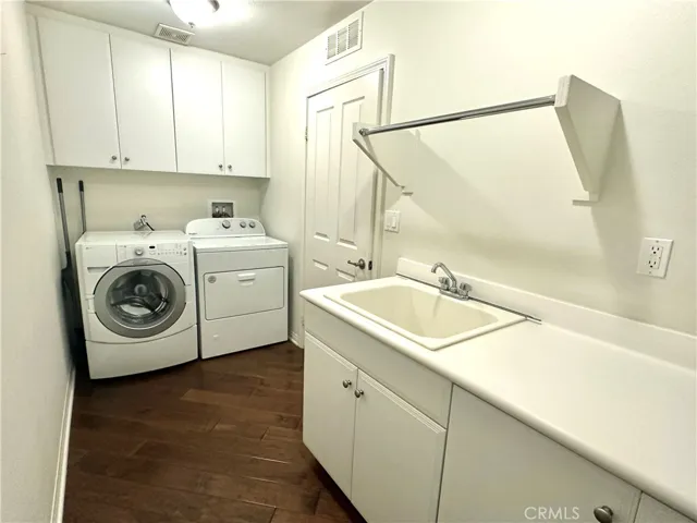 Main level laundry room