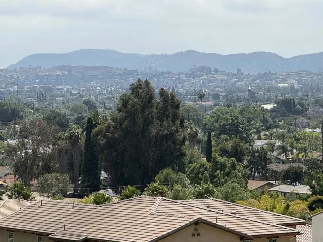 2362 E Lincoln Avenue Avenue, Escondido, California 92027