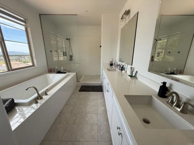 2362 E Lincoln Avenue Avenue, Escondido, California 92027