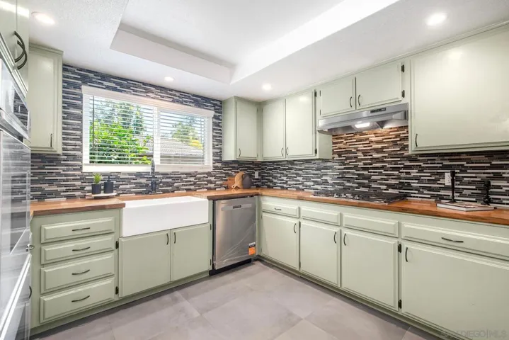 1348 Via Christina, Vista, California 92084