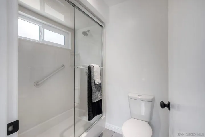 1348 Via Christina, Vista, California 92084