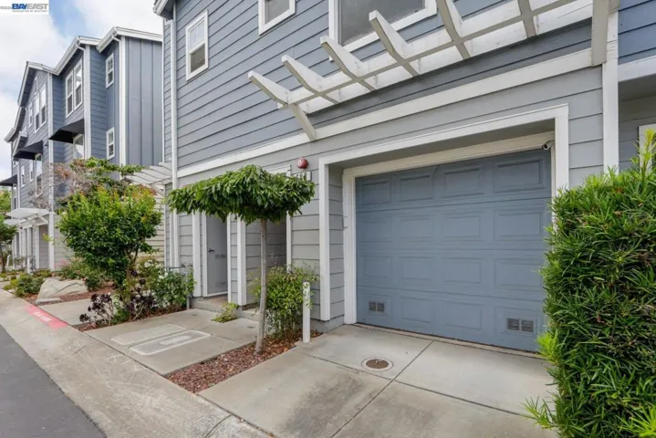 668 Grand Ter, Hayward, California 94541