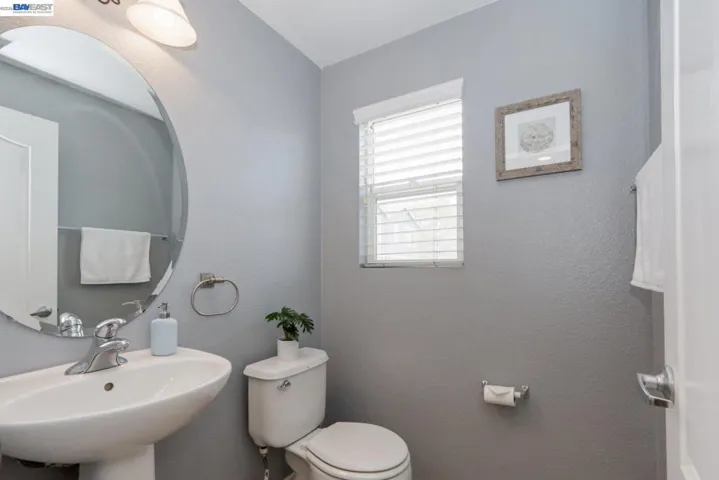 668 Grand Ter, Hayward, California 94541