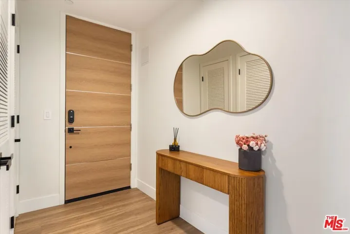 5826 W Olympic Boulevard 401, Los Angeles, California 90036