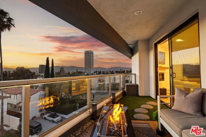 5826 W Olympic Boulevard 401, Los Angeles, California 90036