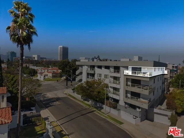 5826 W Olympic Boulevard 401, Los Angeles, California 90036
