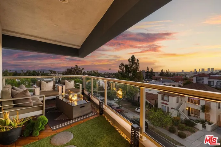 5826 W Olympic Boulevard 401, Los Angeles, California 90036