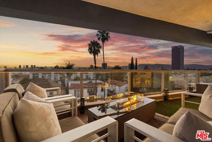 5826 W Olympic Boulevard 401, Los Angeles, California 90036