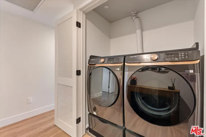 5826 W Olympic Boulevard 401, Los Angeles, California 90036