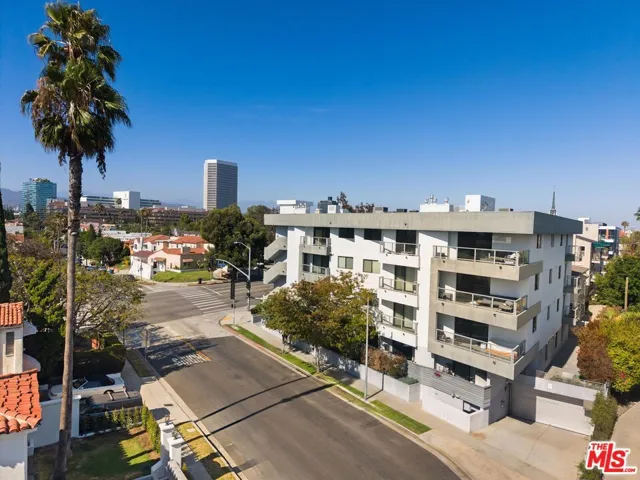 5826 W Olympic Boulevard 401, Los Angeles, California 90036