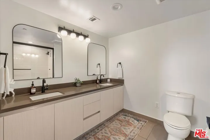 5826 W Olympic Boulevard 401, Los Angeles, California 90036
