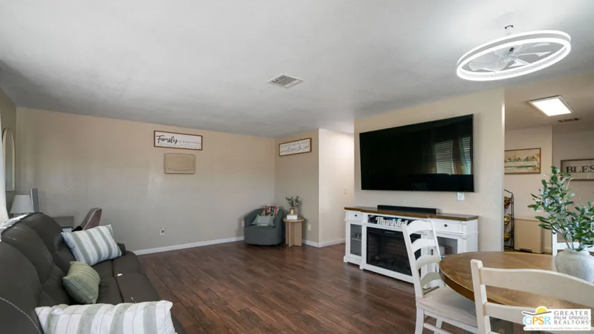 4647 Camarilla Avenue, Yucca Valley, California 92284
