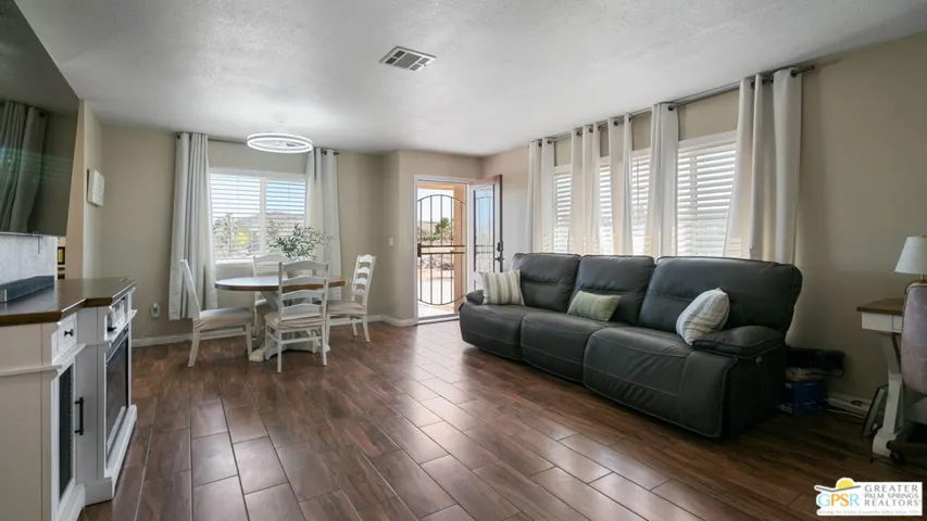 4647 Camarilla Avenue, Yucca Valley, California 92284