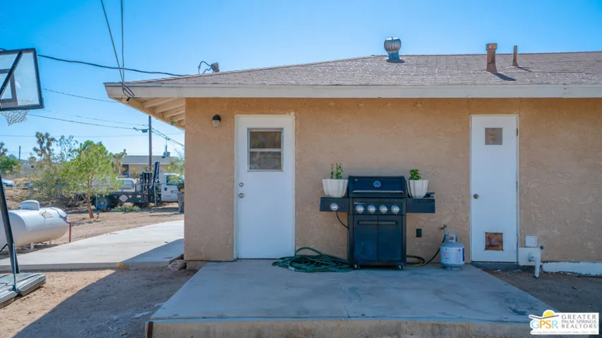 4647 Camarilla Avenue, Yucca Valley, California 92284