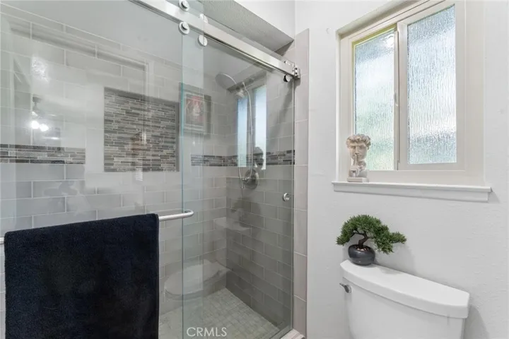 Master bedroom-Bathroom