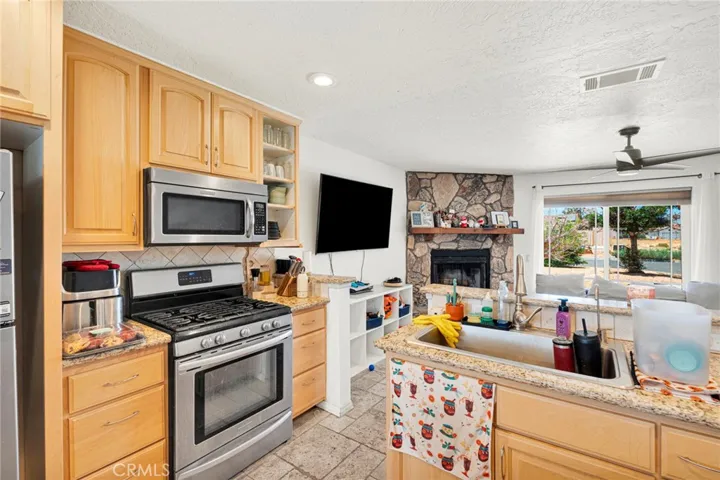 26681 Topsail Lane, Helendale, California 92342