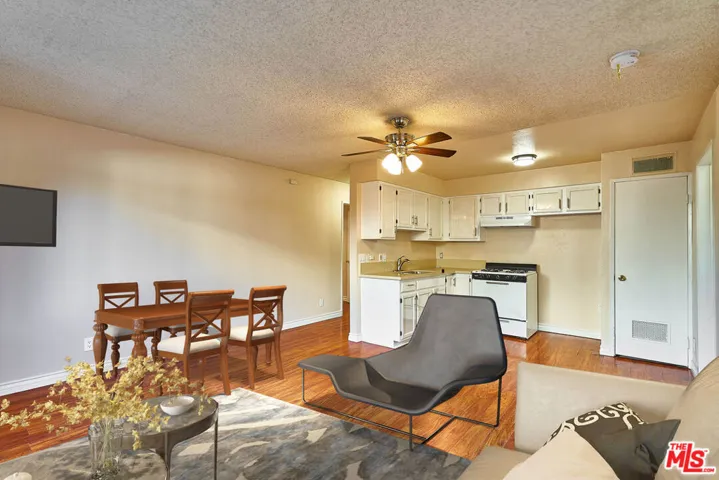820 S St Andrews Place 203, Los Angeles, California 90005