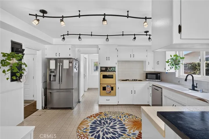 18301 Taylor Court, Torrance, California 90504