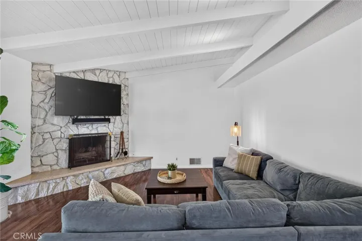 18301 Taylor Court, Torrance, California 90504