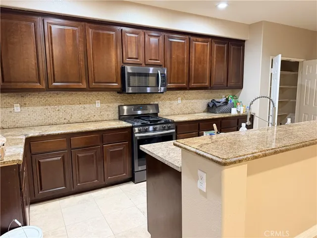 12947 Clemson, Eastvale, California 92880