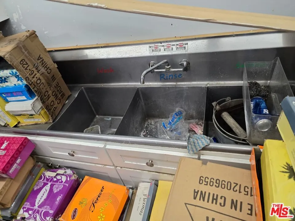 Coomercial Kitchen in back
