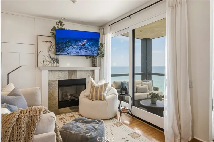 575 Esplanade 207, Redondo Beach, California 90277