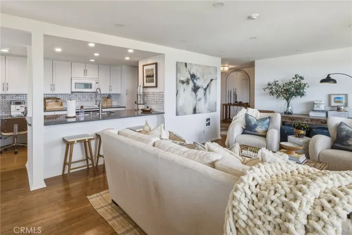 575 Esplanade 207, Redondo Beach, California 90277