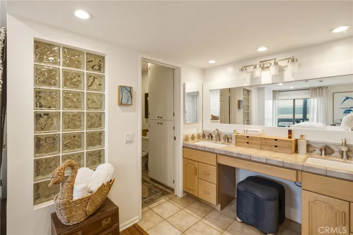 575 Esplanade 207, Redondo Beach, California 90277