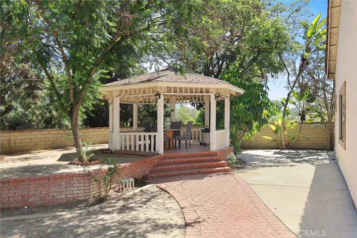 A tranquil gazebo in the back yard