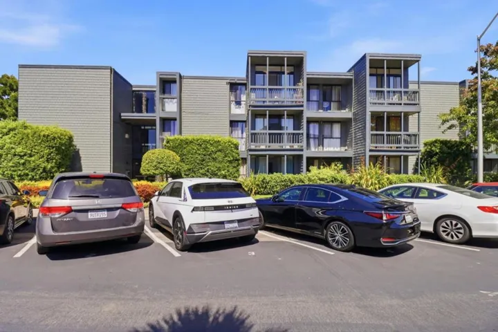 425 Anchor Road 209, San Mateo, California 94404