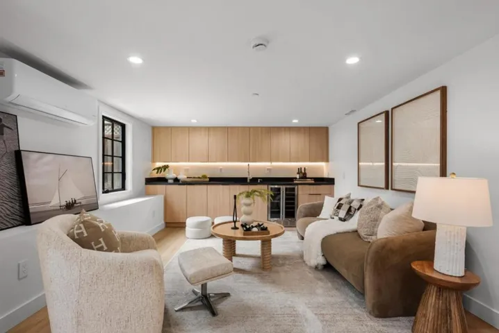 1015 Laguna Avenue, Burlingame, California 94010