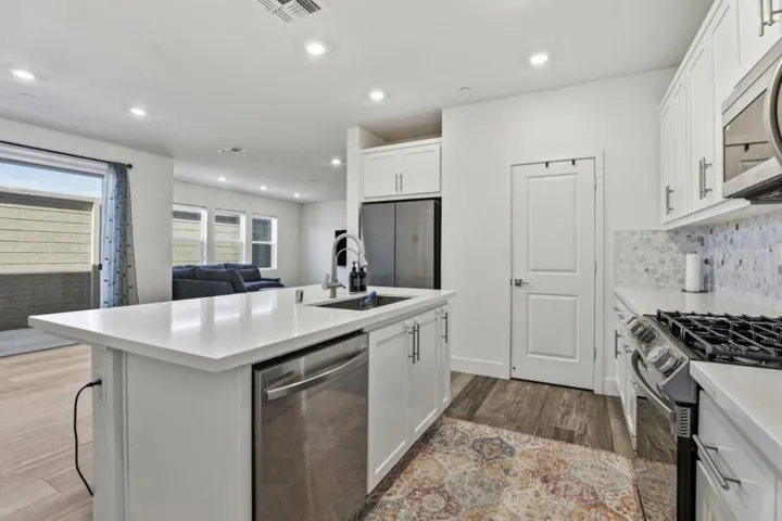 6056 Bullion Lane, Dublin, California 94568