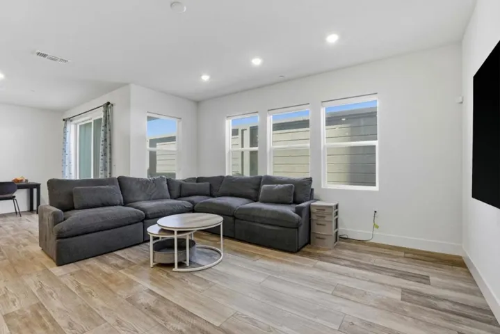 6056 Bullion Lane, Dublin, California 94568
