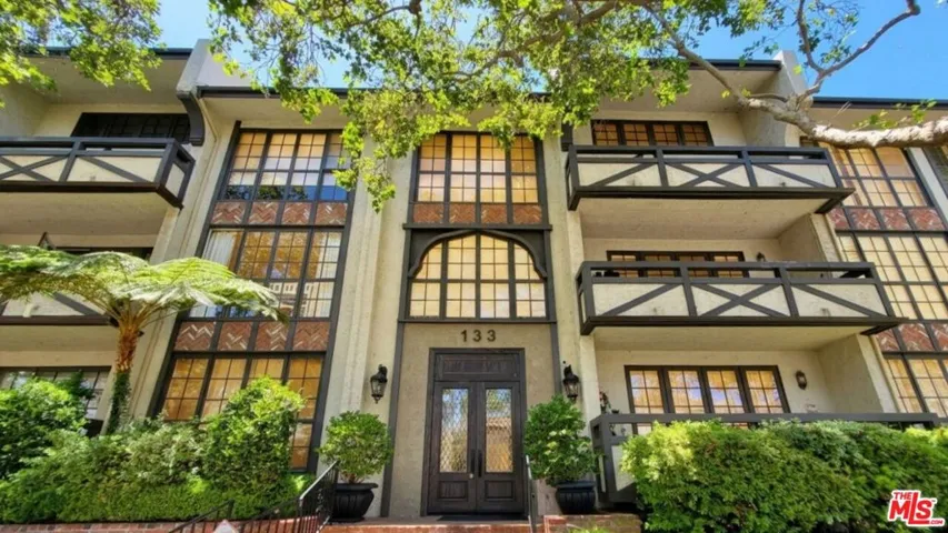 133 S Oakhurst Drive 204, Beverly Hills, California 90212