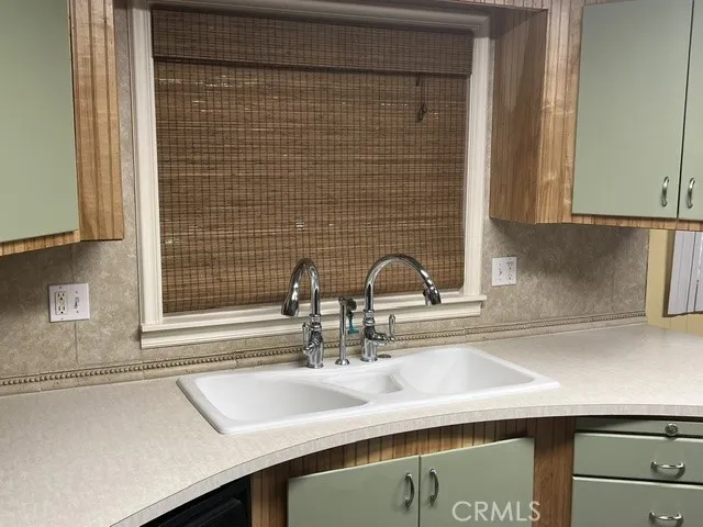 CUSTOM COMMERCIAL GRADE NEW FAUCETS