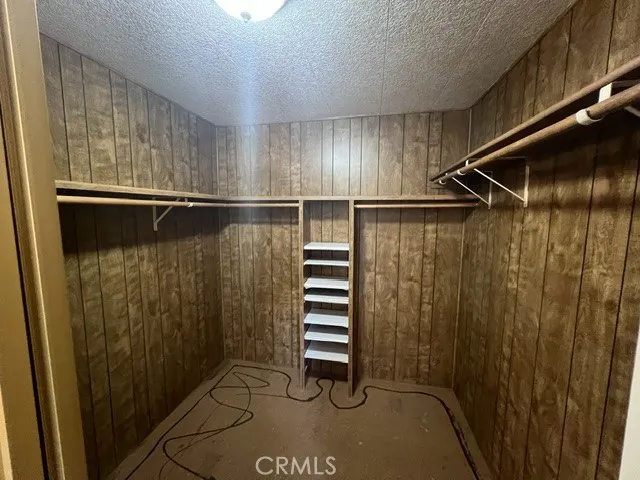 LARGE WALK IN MASTER BEDROOM CLOSET