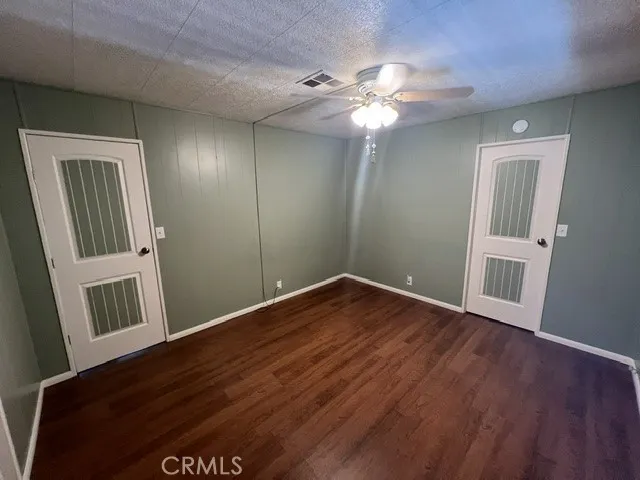 LAMINATE FLOORING IN GUEST BEDROOM