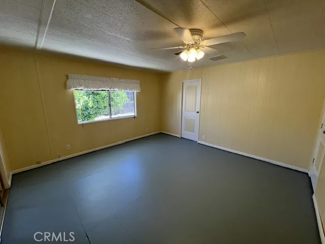 SPACIOUS MASTER BEDROOM