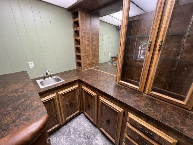 WET BAR W/SINK