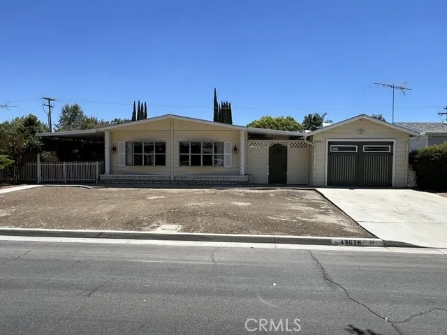 TWO ENTRANCES FROM THE FRONT
