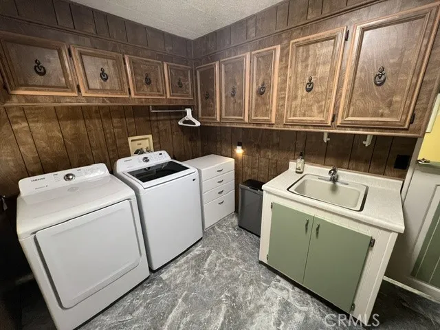 DEEP UTILITY SINK & UPDATED CABINET